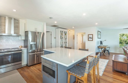 Alligator Point House | Relax and Recharge in this gorgeous, completely remodeled bayshore beauty!