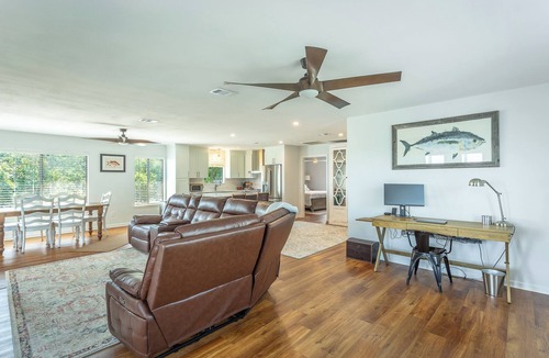 Alligator Point House | Relax and Recharge in this gorgeous, completely remodeled bayshore beauty!