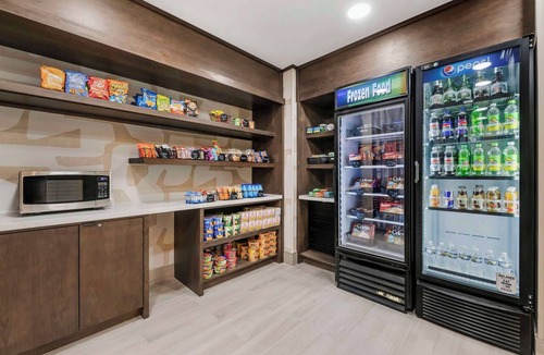 Herndon Apartment | Relax and Unwind! Pet-Friendly Property, Kitchen, Onsite Parking