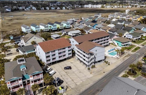 Garden City Apartment | Relax at the Beach