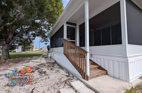 Saint James City House | Relax & Boat @Cherry LN Fish Shack waterfront 2BR/2B Home with Private Dock