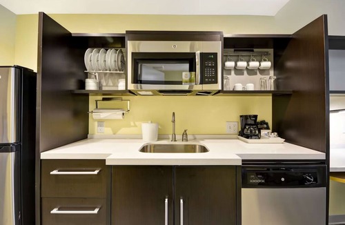 Rock Hill Hotel | Relax in a Contemporary Suite w/Kitchen | Near Local Attractions & Parks