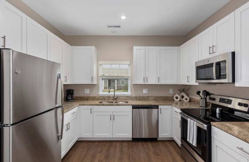 Grandville Condo | Relax in Comfort! 2BR Condo Close to Grand Rapids