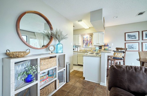Hot Springs Condo | Relax sitting on your private balcony with views of Lake Hamilton.