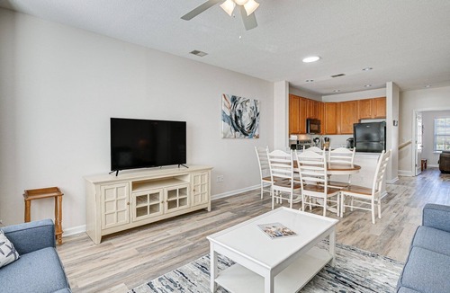 Red Hill Condo | Relaxing 3-Bedroom Condo Overlooking Golf Course
