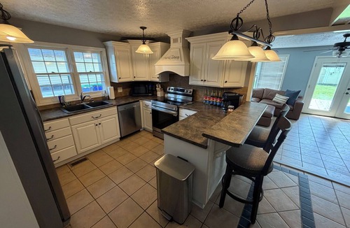 Russellville House | Relaxing 4-bedroom home with in ground pool in Russellville