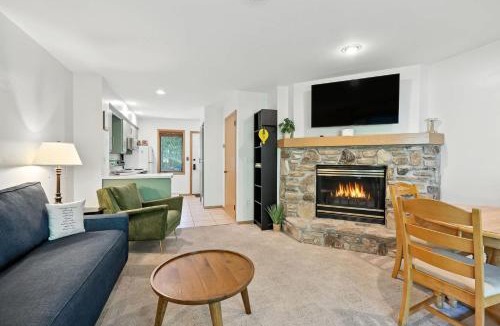 Fish Creek House | Relaxing Busy Bee C-7 by Simple Life Rentals