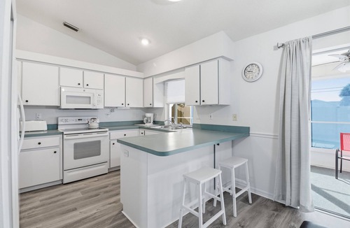 Englewood East House | Relaxing Coastal Home with Pool in Englewood! Minutes to Beaches!