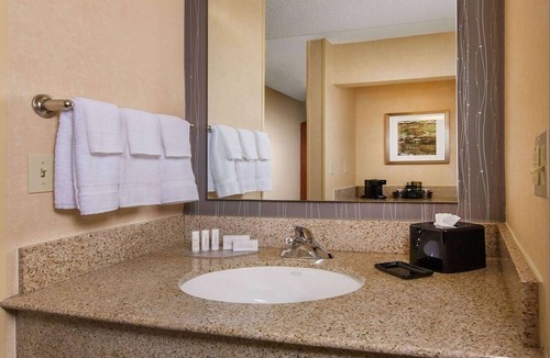 University Place Hotel | Relaxing Retreat Near UNC Charlotte, Pet-Friendly, Gym