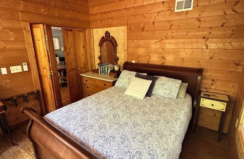 Mars Hill House | Relaxing Riverfront Cottage Near Asheville, NC