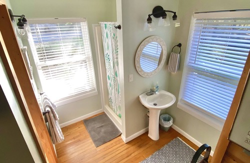 Mars Hill House | Relaxing Riverfront Cottage Near Asheville, NC