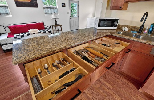 Highlands House | Relaxing stay near downtown parks and restaurants!