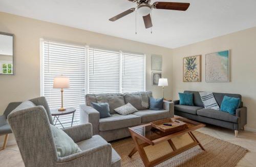 South Sarasota House | Remodel House with Heated pool, patio and gas grill!