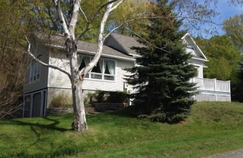 Bear Lake House | Remodeled School house Near Lake Michigan, 3Br, 2Ba, Quiet paved Road, Sleeps 9