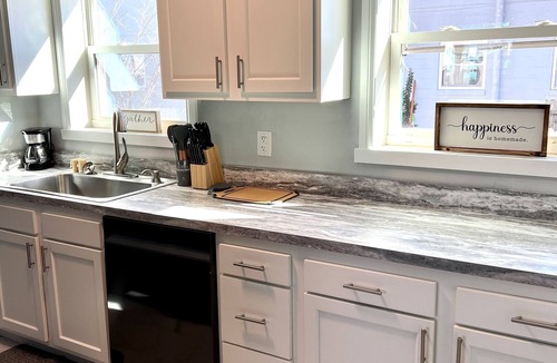Dunbar Apartment | Remodeled townhouse - 5 mins from Shawnee Sports Complex!