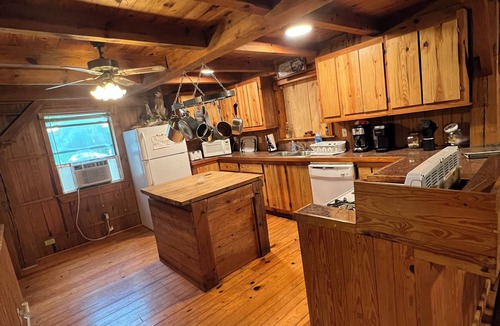 Board Camp Cabin | Remote getaway - secluded in the national forest-Direct access to the ATV trails