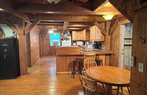 Board Camp Cabin | Remote getaway - secluded in the national forest-Direct access to the ATV trails