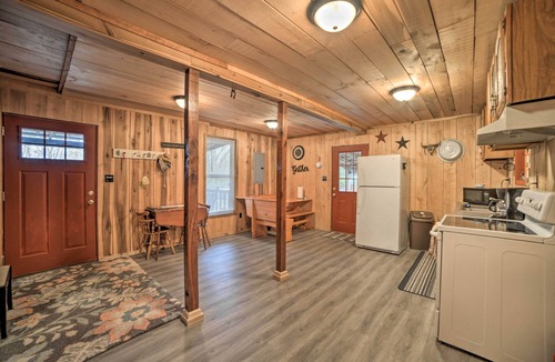 New Concord Cabin | Remote Kentucky Cabin w/Fire Pit & 2 Ponds