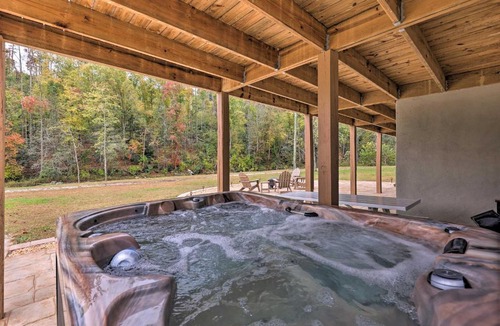 Purlear House | Remote Mountain Escape with Hot Tub and 122 Acres!