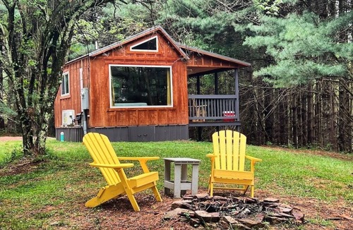 Dailey Cabin | Remote Tiny Cabin & Hiking!