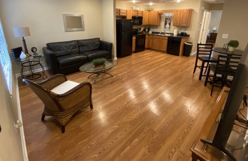 Elizabethtown Apartment | Renaissance Gardens 102 C ~