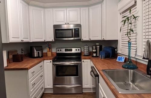 Ponderosa - Wingate House | Renovated 1930s Bungalow - Pets Ok