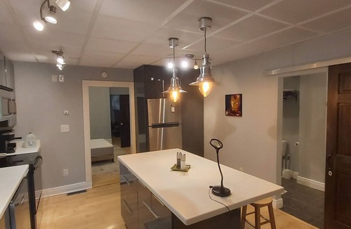 Ashland Apartment | Renovated Apartment with Modern Amenities, Fenced-In Back Yard -Downtown Ashland