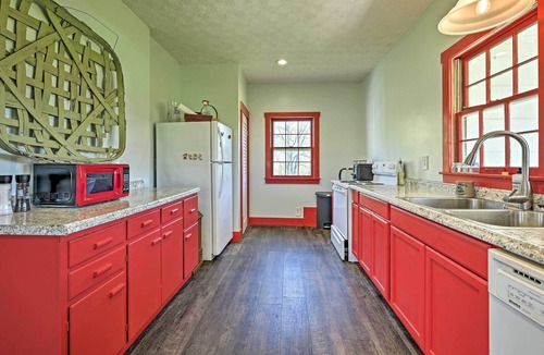 Plummers Landing House | Renovated KY Farmhouse Retreat w/Pasture Views!