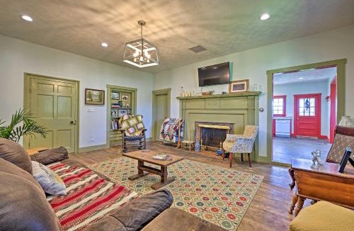 Plummers Landing House | Renovated KY Farmhouse Retreat w/Pasture Views!