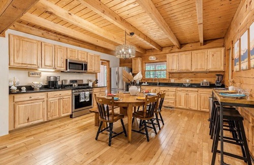 Bryson City Apartment | Renovated Log Cabin on Creek | Hot Tub | Fire Pit | Smokies