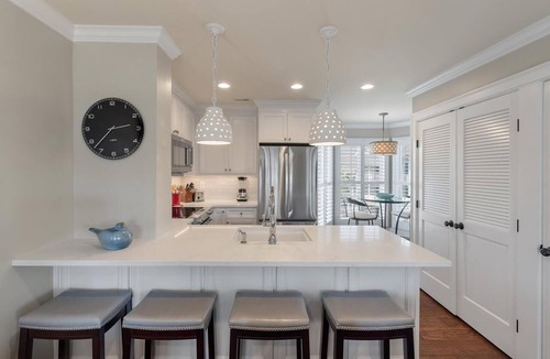Isle of Palms Condo | Renovated Unit on Top Floor with Gorgeous Ocean Views