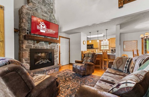Reeds Spring Cabin | Resort Cabin! Fireplace, Waterfront and Waterview | 122