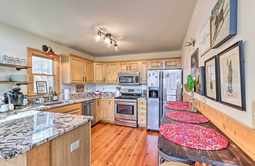 Ellijay Cottage | Resort-Style Home w/Hot Tub in Ellijay