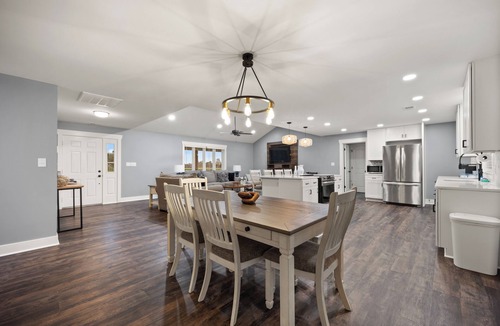 Windsor House | Retreat house upper floor w/2 bedrooms in fabulous Nancy with cool AC breeze