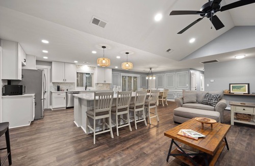 Windsor House | Retreat house upper floor w/2 bedrooms in fabulous Nancy with cool AC breeze