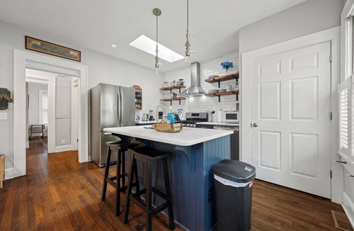 Lake Claire House | Retreat Near Emory - Walk to Candler Park