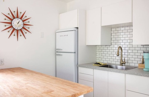 Acme Condo | Retro 1BR Condo w/Beach Access + Parking | Near TC