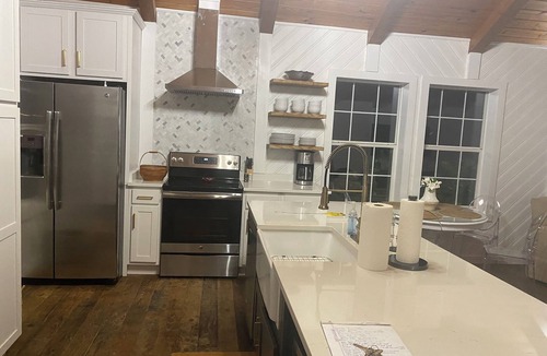 Jasper House | Revive at beautiful Smith Lake! This property offers something for everyone!