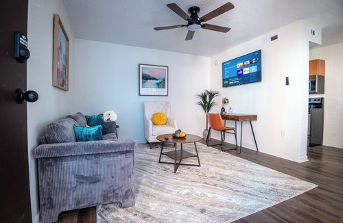 Birmingham Apartment | Rhodes 66-Highland Park:King Bed/Pool/WiFi/Couples