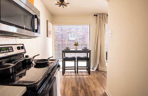 Birmingham Apartment | Rhodes 66-Highland Park:King Bed/Pool/WiFi/Couples