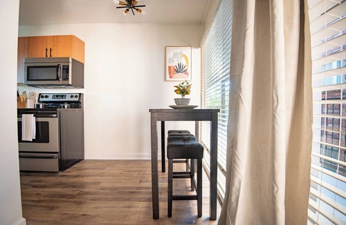 Birmingham Apartment | Rhodes 66-Highland Park:King Bed/Pool/WiFi/Couples