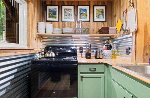 Ansted Cabin | Rich Creek Wilderness Cabin: Near NRG, Game Room, Fire Pit, STARLINK, ATV Trails