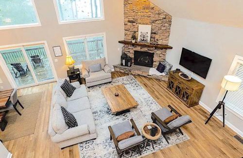 Roseland House | Ridge Retreat
