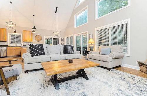 Roseland House | Ridge Retreat