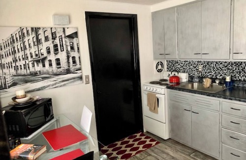 Appleton Apartment | Ritchie Village: 50 Shades of Grey