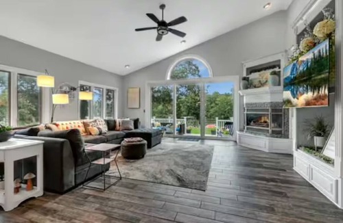 Cold Spring House | River Bend Resort