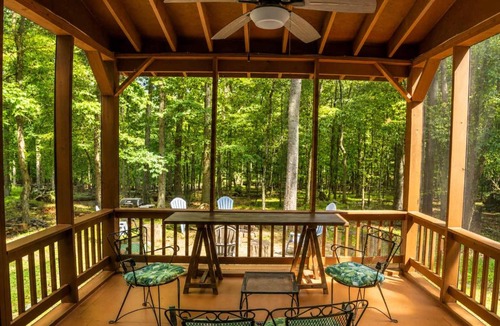 Great Cacapon Ski Chalet | River Cabin w Fire Pit Game Room