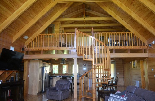 Franklin Ski Chalet | RIVER FRONT Log CABIN - Fishing, Floating, and Fire Pit