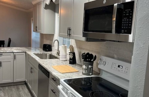 Ripley House | River House with AC and WiFi in welcoming Ripley, Ohio