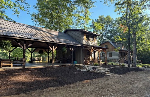 Boonville Cottage | Riverbend Barndominium and Guesthouse Cottage